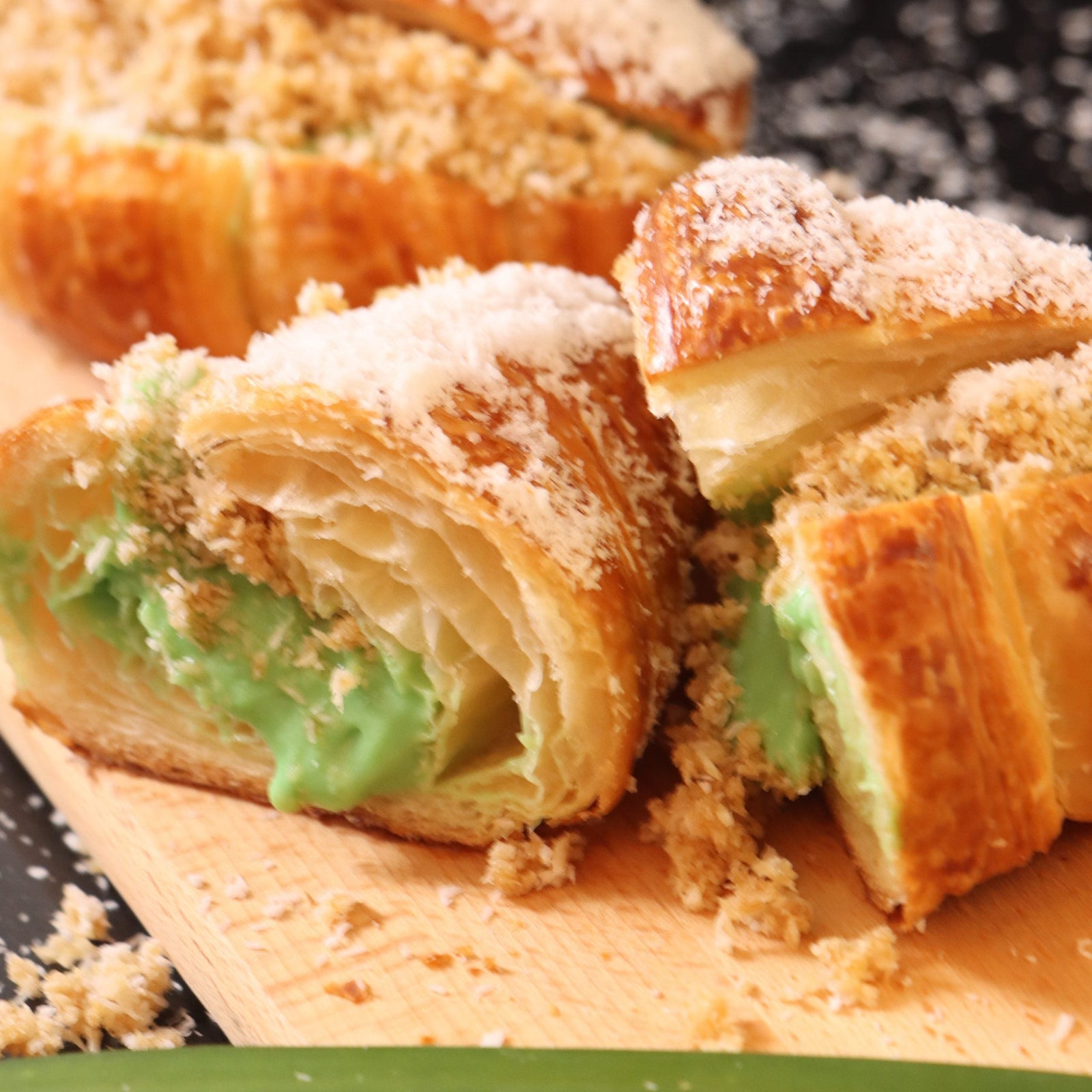 Ondeh Croissant