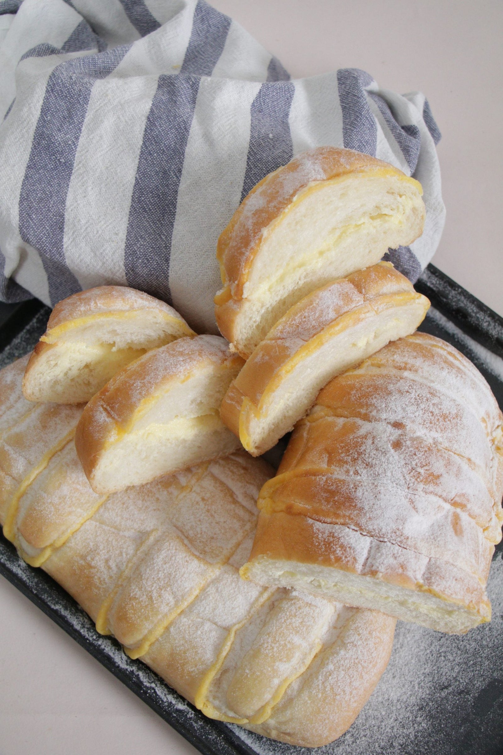 ( Vanilla Sweetened Cream Bread )