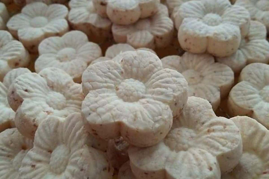Kuih Bangkit Santan