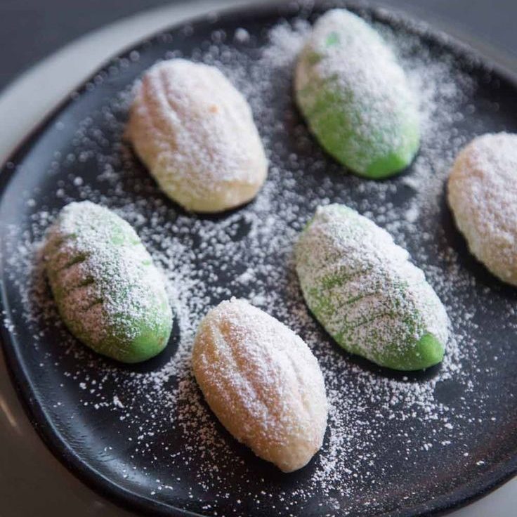 Kuih Makmur (Malay Peanut Pastry)